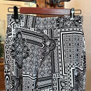 JM Collection Geometric Black and White Pants